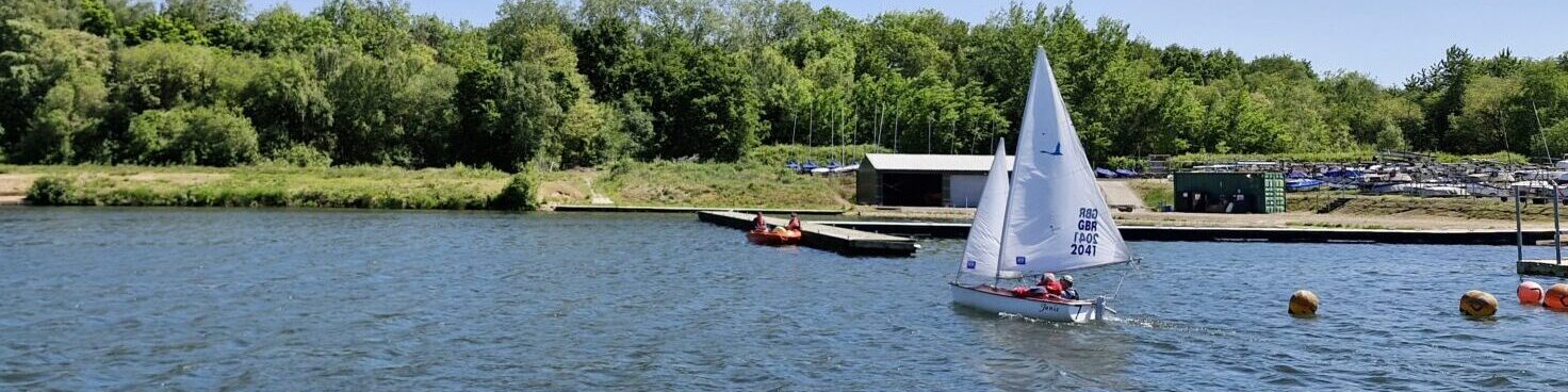 Sailing boat on at Papercourt lake